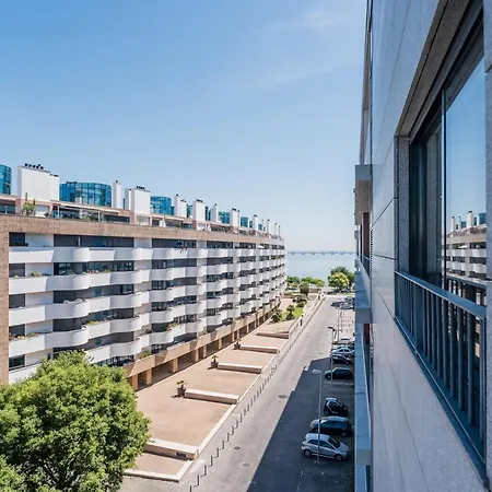 Apartment Stunning Flat - Parque Das Nações - Lissabon