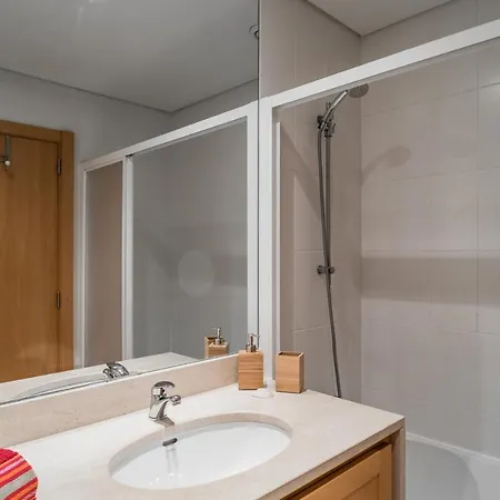 Apartment Stunning Flat - Parque Das Nações - Lissabon