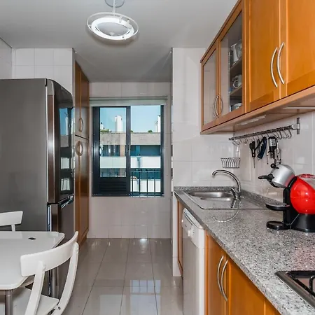 Apartment Stunning Flat - Parque Das Nações - Lissabon